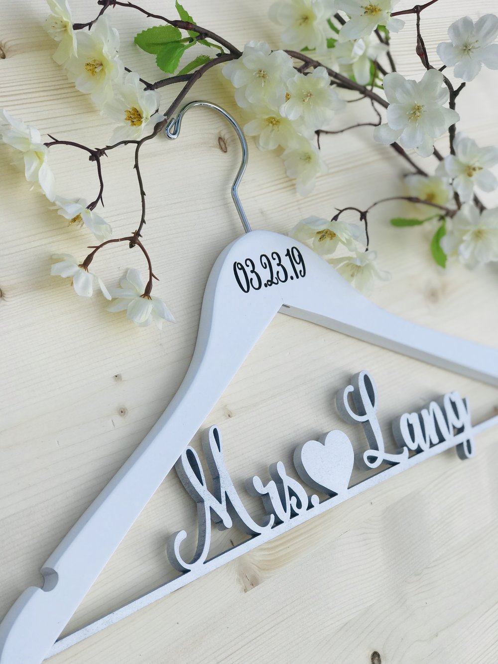 Custom Wedding Hangers - White Wooden Hangers –